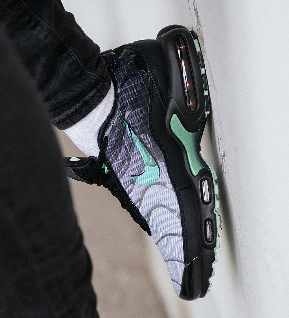 NIKE AIR MAX PLUS 'FUTURE SWOOSH'